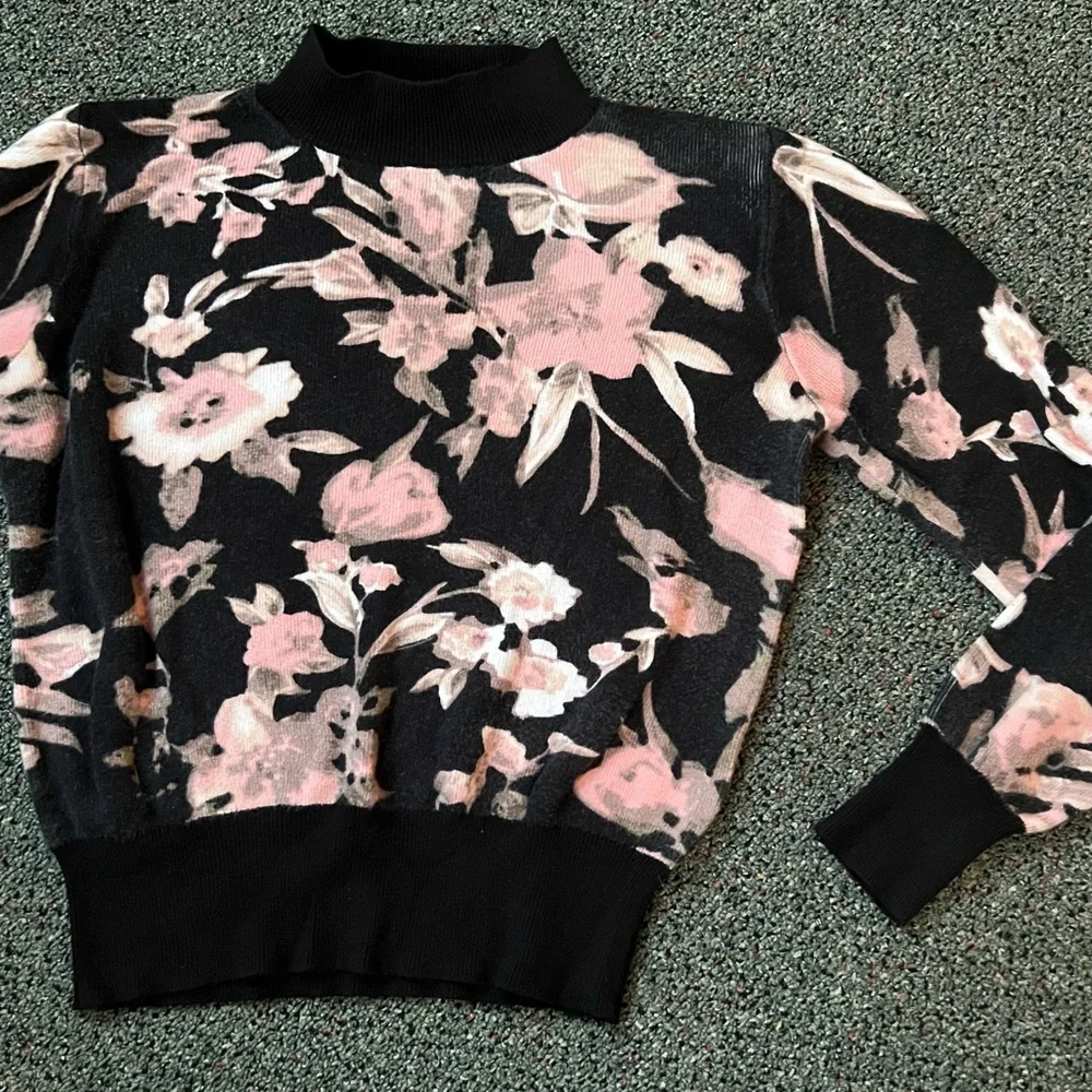 Black Colorblock Hem w/ Pink & Cream Floral Mockneck Fitted Long-Sleeve Sweater